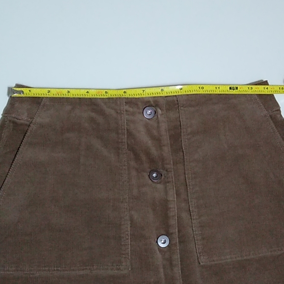 Uniqlo tan corduroy front button skirt - Picture 7 of 8